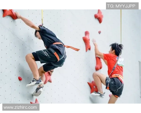 攀岩深度探秘重庆攀岩队如何实现技术与战术的完美转换